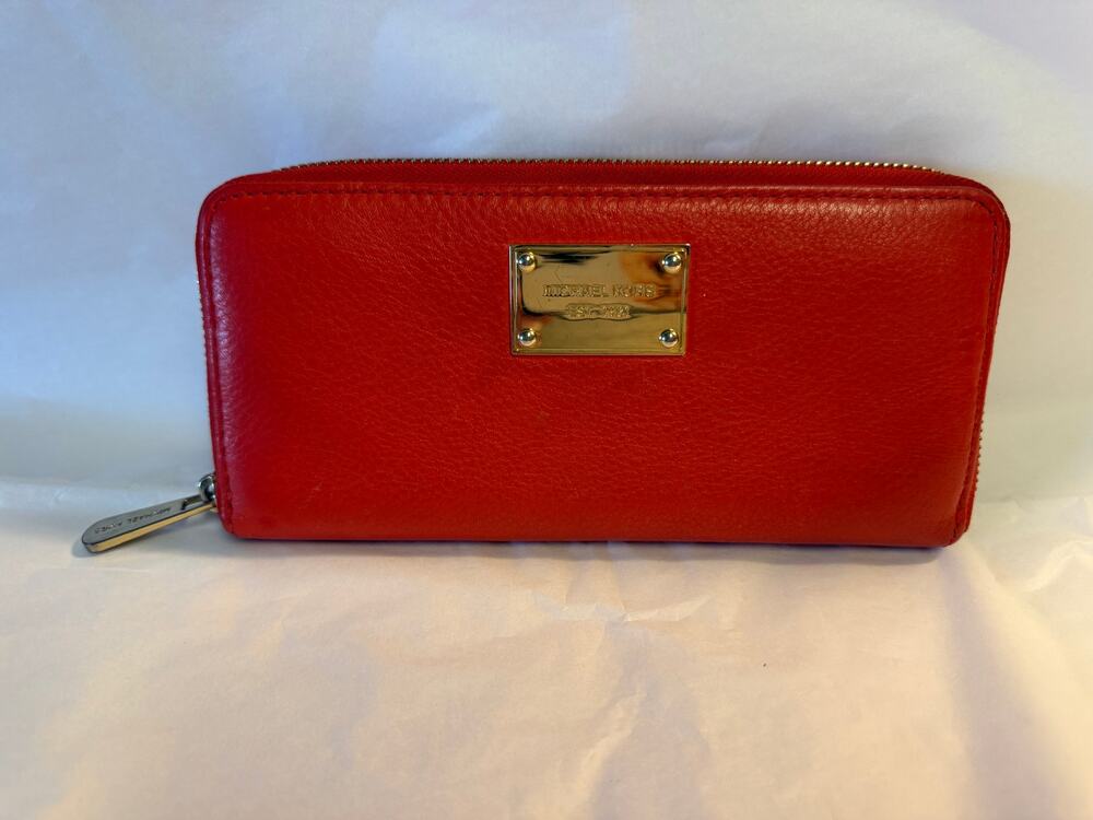 Michael Kors Jet Set Zip-Around Wallet
